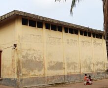 ঘুষ ছাড়া খাদ্য গুদামে ধান বিক্রি করতে পারছেনা কৃষক